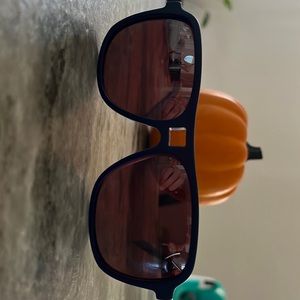 Navy Blue Maui Jim Glasses - Aviator Style